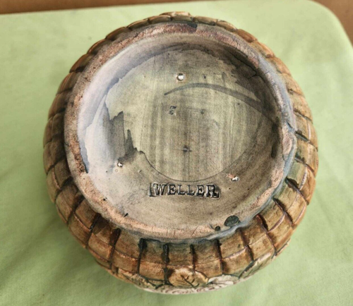 Weller Pottery Flemish Line Tub with Die Impressed Mark. Circa 1910-1925. - Picture 6 of 16