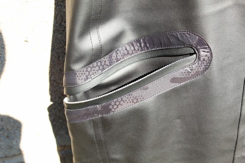Under Armour Ski Pants size 11, 12 medium large black gold SNOW Faux leather New - 第 5/10 張圖片