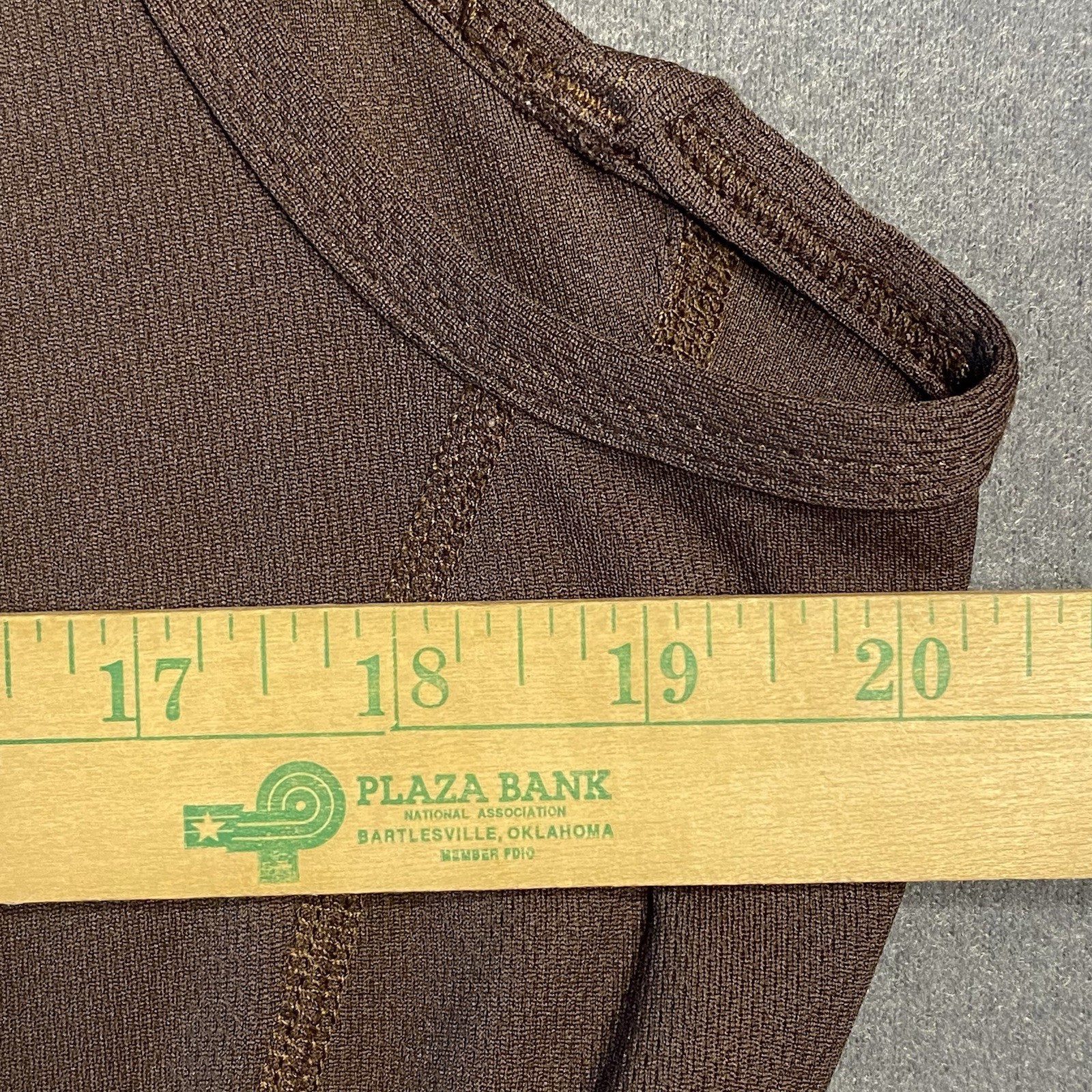 Kerrits Tank Top Womens ?M? Brown Quarter Zip Sleeveless Shirt Tiny Snag See Pic