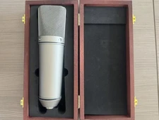 Neu-mann U 87 AI Multipattern Condenser Mic Excellent Condition + Case & Mount