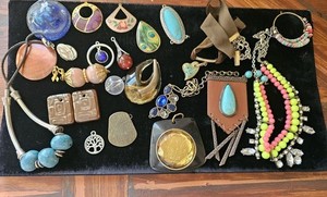 Junk Jewelry Job Lot Pendants Enamel Glass Resin Mixed Craft Upcycle 25p Vtg/Mod