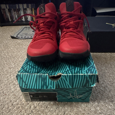 Nike Kyrie 3 Candy Apple Red Black Men's Mid Top Lace Up Athletic Sneakers