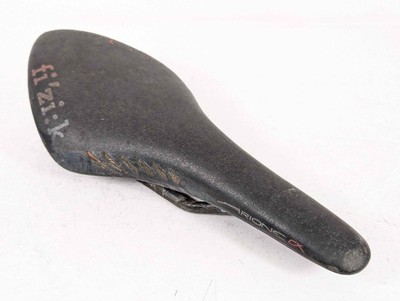 [Reparaturbedürftig] Fizik Carbon Schienensattel SAD260218BI