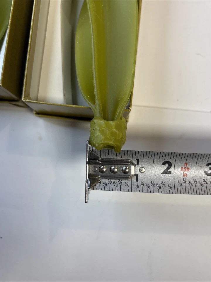 Vintage Hurd Beeswax Candles Spiral 12" Taper Green Freemark Abbey In Box - Image 4 of 4