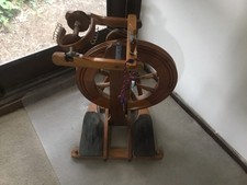 Etterick ‘UPRIGHT’ spinning wheel