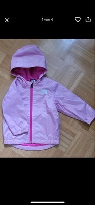 Neue süße Regenjacke für Baby von der Marke The North Face in rosa, innen pink.