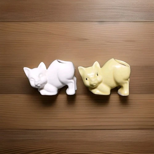Vintage Pair Of McCoy/Morton Pottery Stretching Cat Planters White, Yellow
