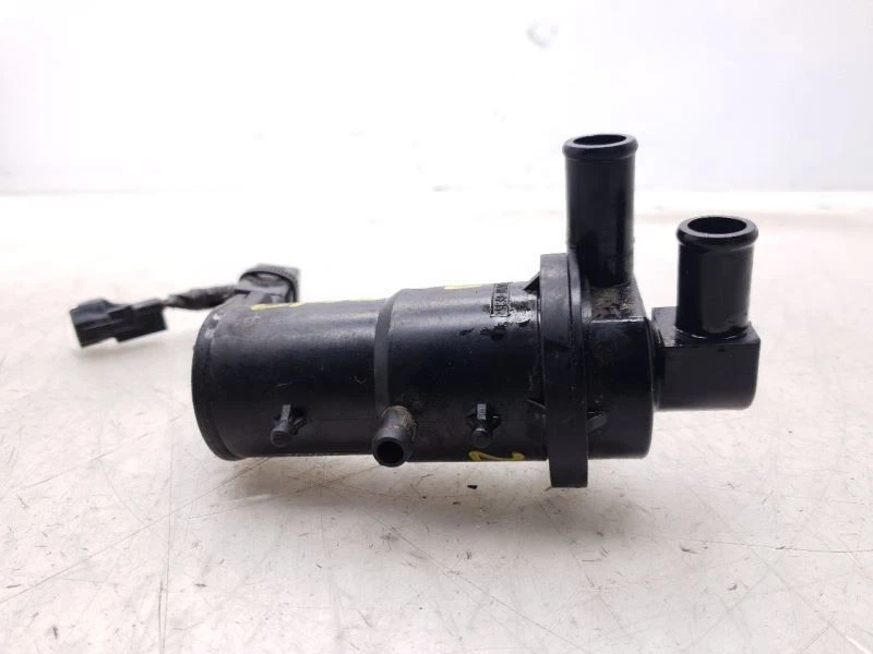 07-11 CONJUNTO BOMBA REFRIGERANTE MOTOR TOYOTA CAMRY HYBRID 2.4L 4CYL Foto 3 de 4