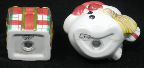 OLDER FITZ & FLOYD CERAMIC SALT & PEPPER SHAKER SET, SNOWMAN & CHRISTMAS PRESENT - Picture 5 of 5