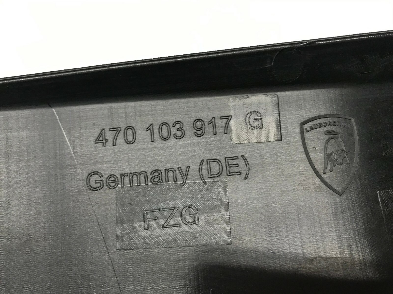 LAMBORGHINI AVENTADOR CENTER AESTHETIC HEAT ENGINE BAY COVER OEM 470103917G