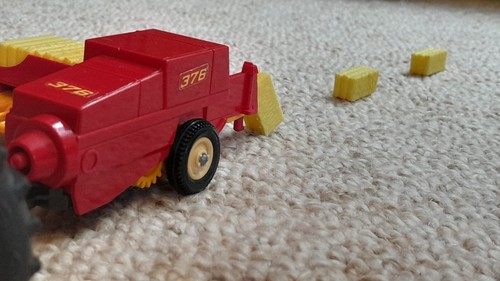 Set of 24 bales - Britains baler compatible Grass Or Hay (1:32 scale) - Picture 8 of 8