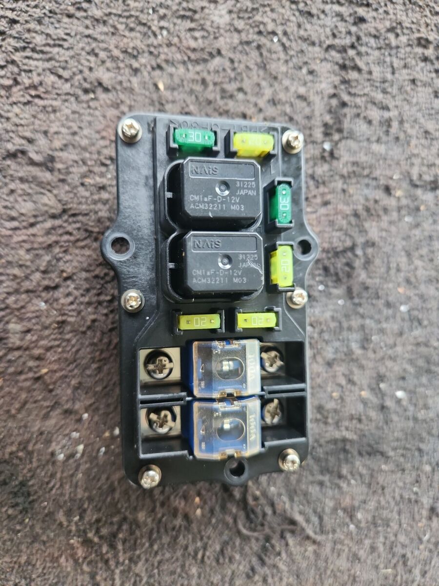Yamaha HPDI 225/250hp outboard fuse box (2005) | eBay Yamaha HPDI 225/250hp outboard fuse box (2005) | eBay
