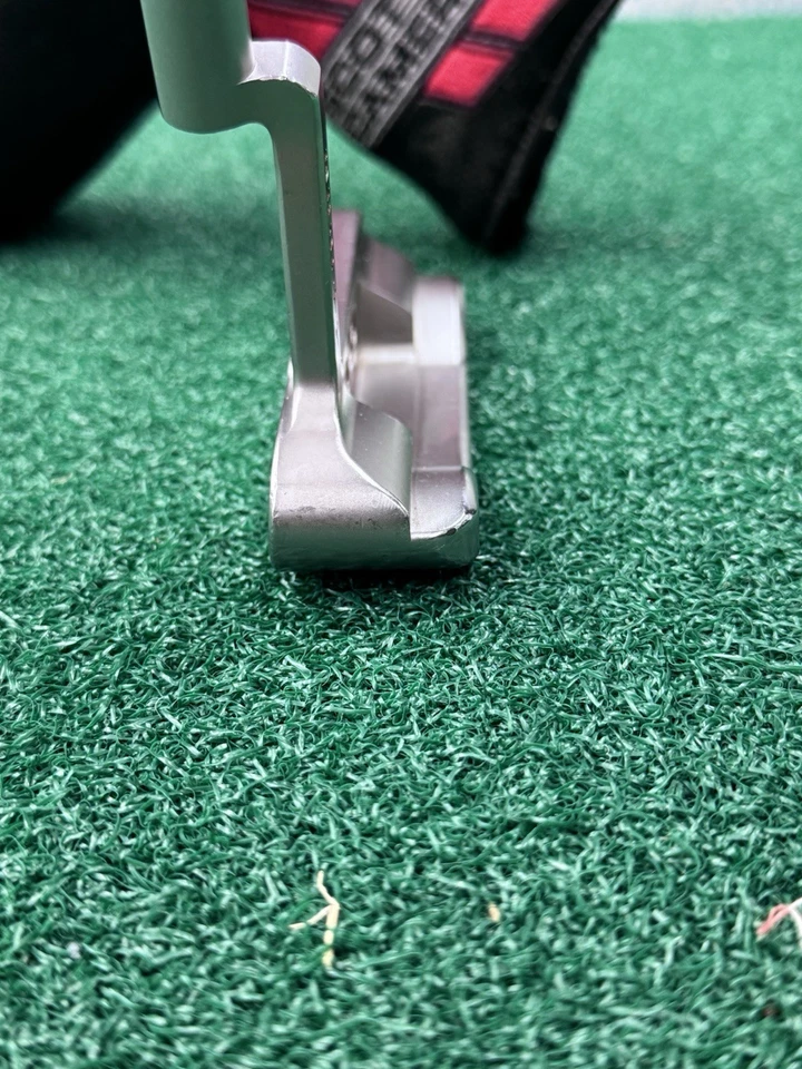 Putter Scotty Cameron Studio Select Newport Titleist 35 ¡Con extras! Foto 4 de 4
