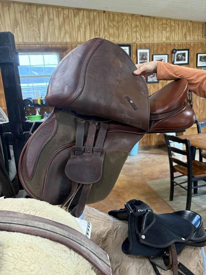 Bates All Purpose Saddle For Sale. 17.5 Inches. Excelled used Condition - Image 3 of 3
