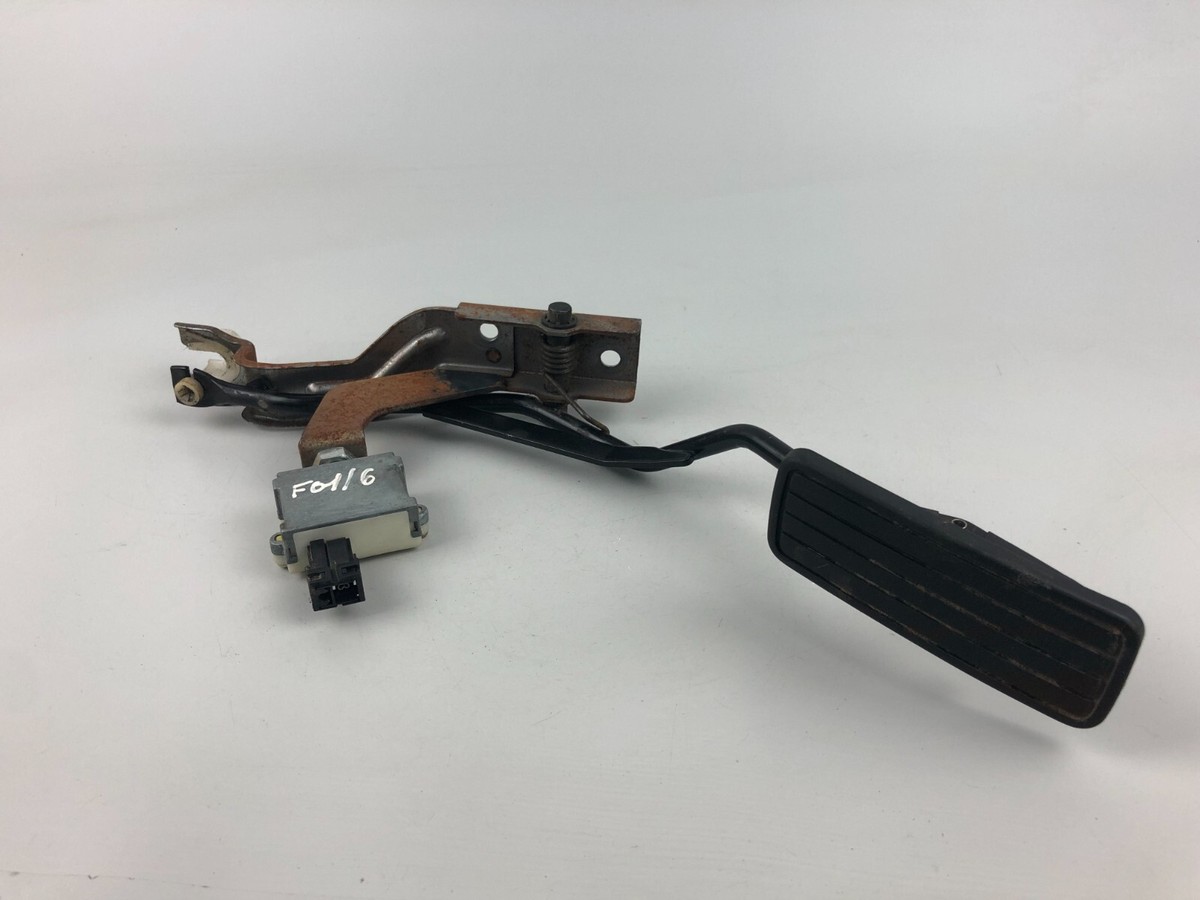1998-2002 Subaru Forester Accelerator Gas Pedal With Sensor