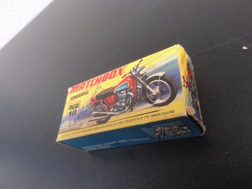 MATCHBOX LESNEY HONDARORA MOTORRAD Nr 18 Nr 15 - Bild 8 von 10