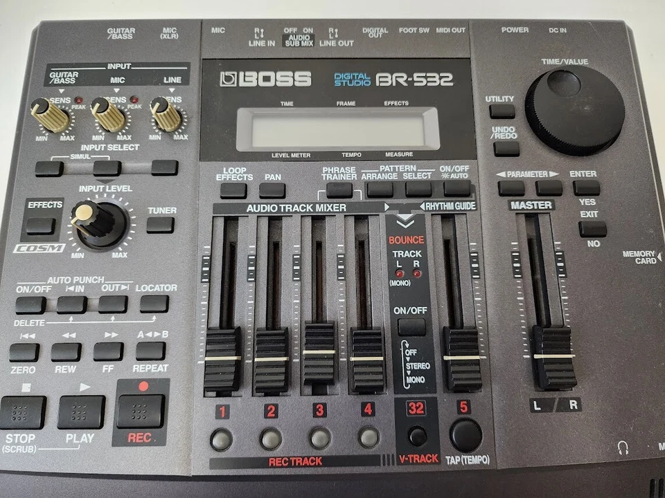 BOSS BR-532 MTR Digital Studio Compact 4-Track Recorder - Image 2 of 4