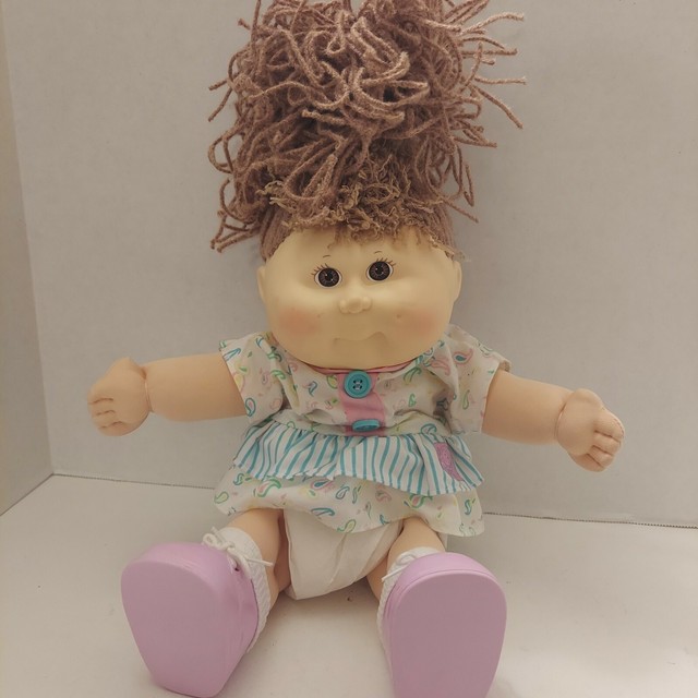 pretty crimp and curl cabbage patch doll