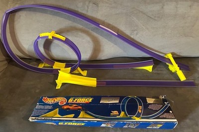 Hot Wheels G-Force Stunt Track Set Loop Launcher Leuchtbahn mit Auto Mattel