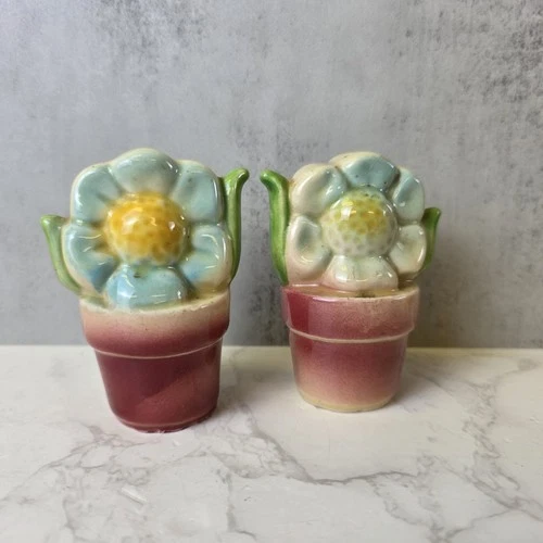 Vintage Pottery Flower Salt Pepper Shakers -  Flower Pot