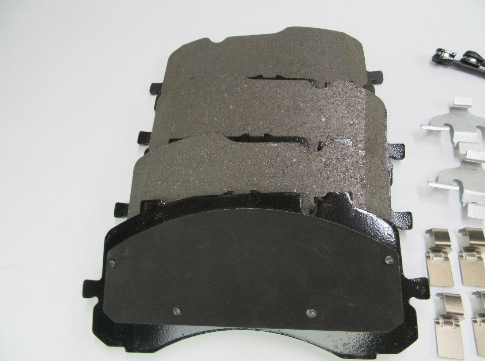 Bentley Bentayga front brake pads low dust premium 581