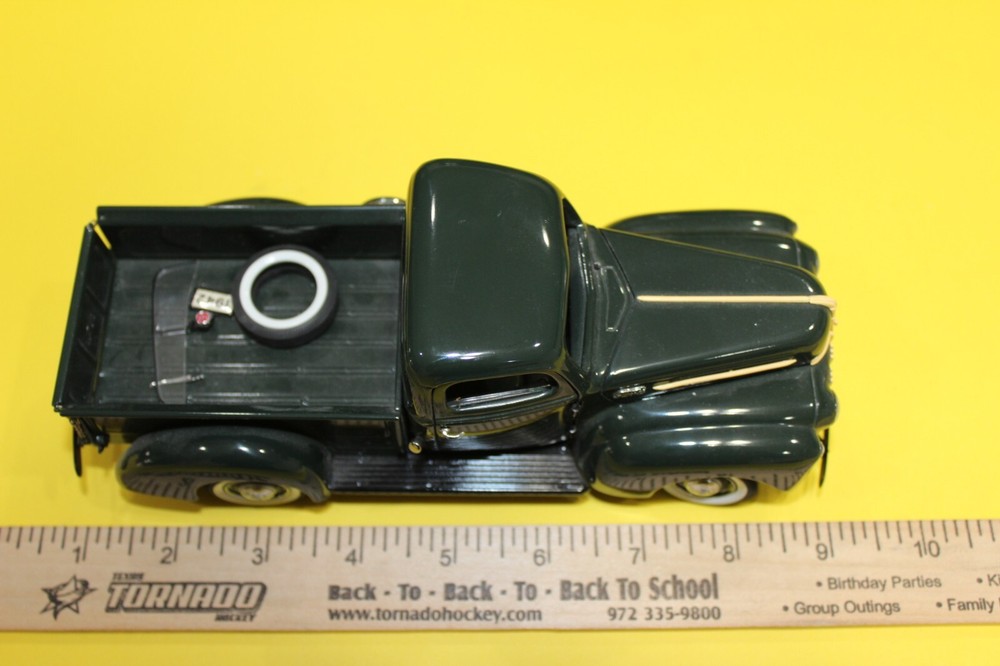 Danbury Mint Green 1942 Ford Pickup 1:24 Scale Diecast Model