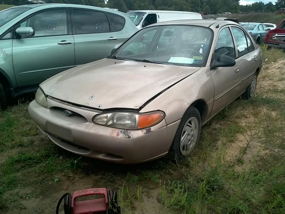 Bomba de dirección asistida usada se adapta a: Ford Escort 1998 exc. Cpe Grado A Foto 2 de 4