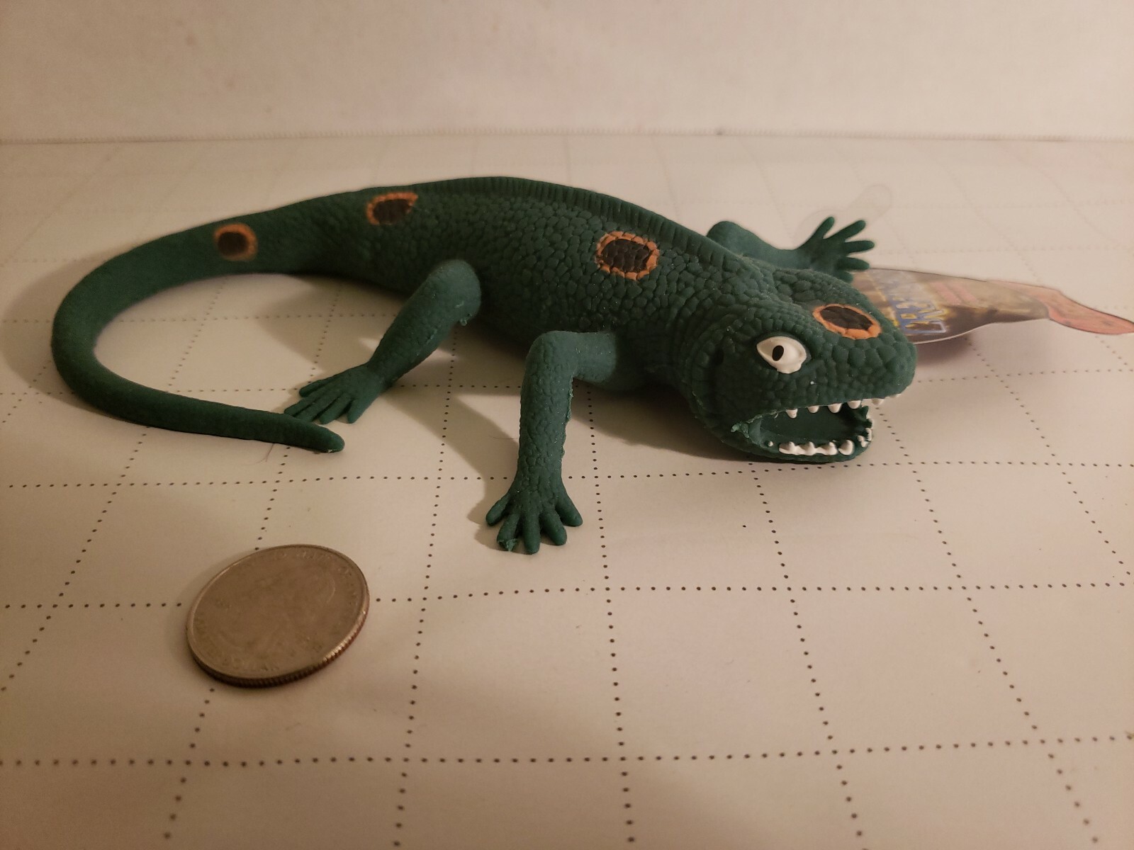 lifelike lizard toy