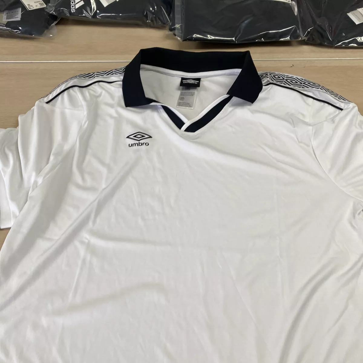 Umbro Men s Johnny Collar Short Sleeve Soccer Jersey Shirt White black sz XL