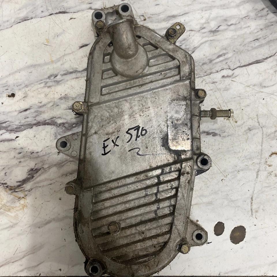 Yamaha Exciter 570 1988-1992 moto de nieve caja de cadena montaje bueno Foto 4 de 4