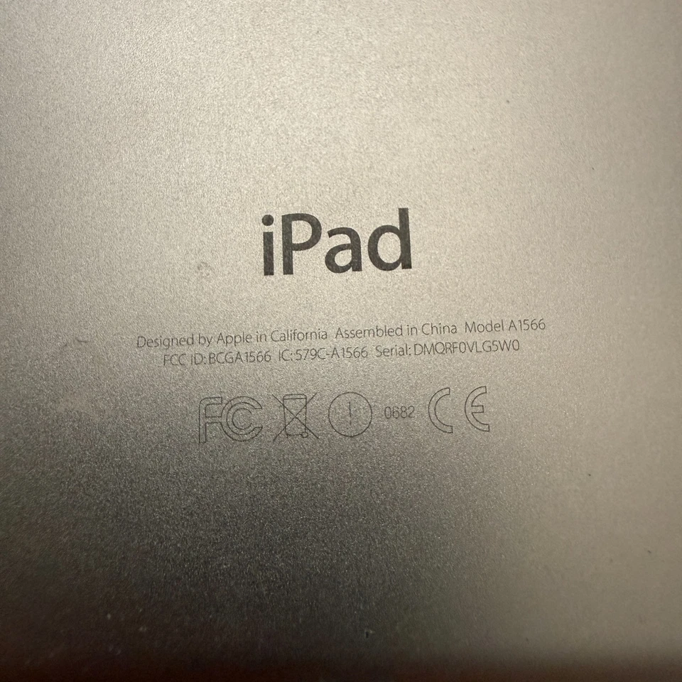 Apple iPad Air 2 Gen A1566 Tablet 9.7" Apple A8X 64GB USB2.0 Wi-Fi Gold - Image 2 of 2