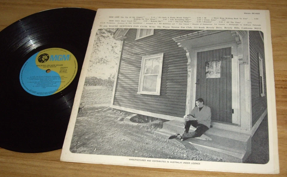 WAYNE NEWTON *OZ 1st Press 12" LP ' WALKING ON NEW GRASS ' 1968 VGC - Image 2 of 2