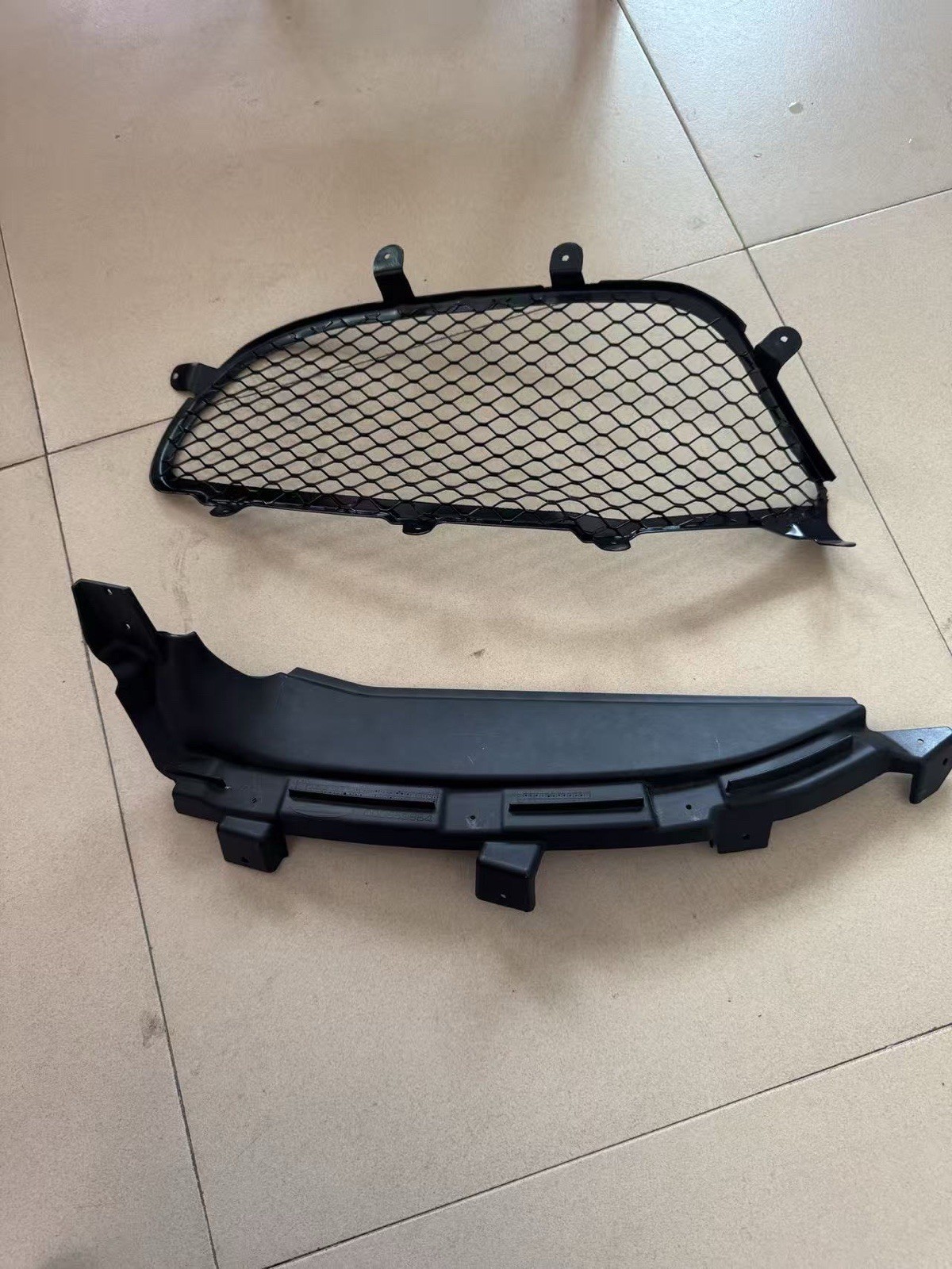 Front Bumper LEFT Air Intake Grille Mesh For Ferrari F8