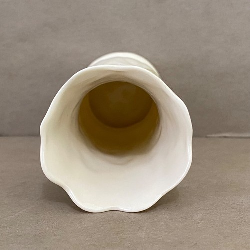 Vaso Belleek Ireland Shamrock 4" Bud ~ 11° / Green Mark 2001-2006 ~ Fine Parian - Foto 10 di 12