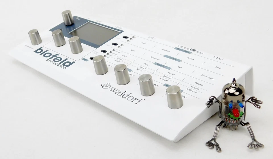 Waldorf Blofeld Desktop Synthesizer Weiß + Fast neuwertig + 1,5Jahre Garantie - Bild 2 von 4