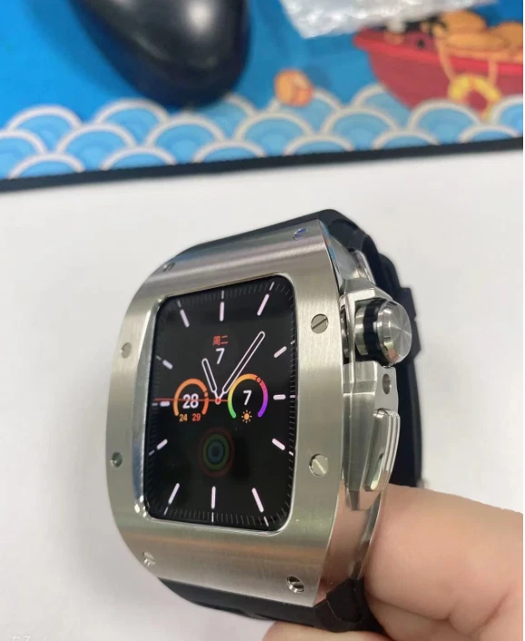 Correa de silicona de lujo + funda protectora (45 mm) para Apple Watch Series 7/8 Foto 4 de 4