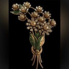 1940-1950 Barclays Floral Gold and Green Brooch