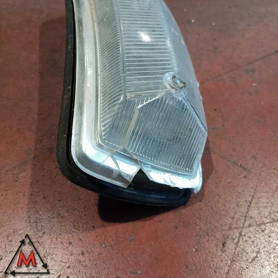 Freccia anteriore sinistra VOLKSWAGEN TRANSPORTER T2 1967-1972 usata (101063) Foto 2 de 4