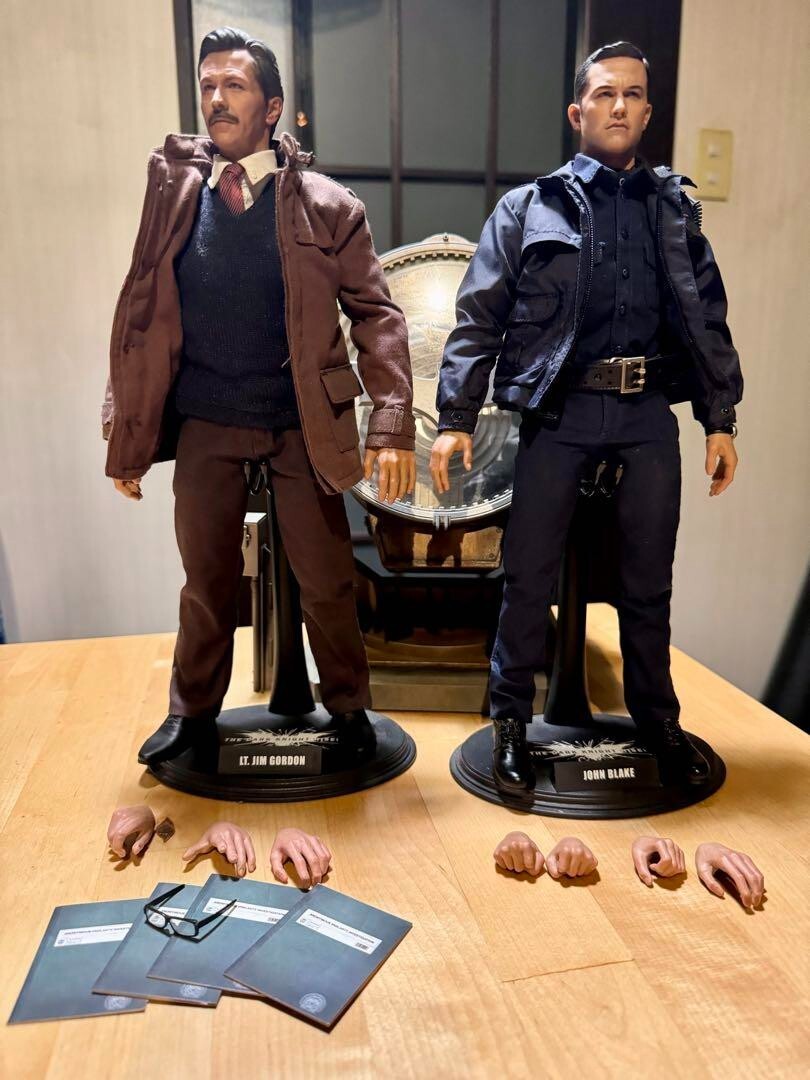 Hot Toys MMS275 Batman Dark knight Rises John Blake Jim Gordon Bat