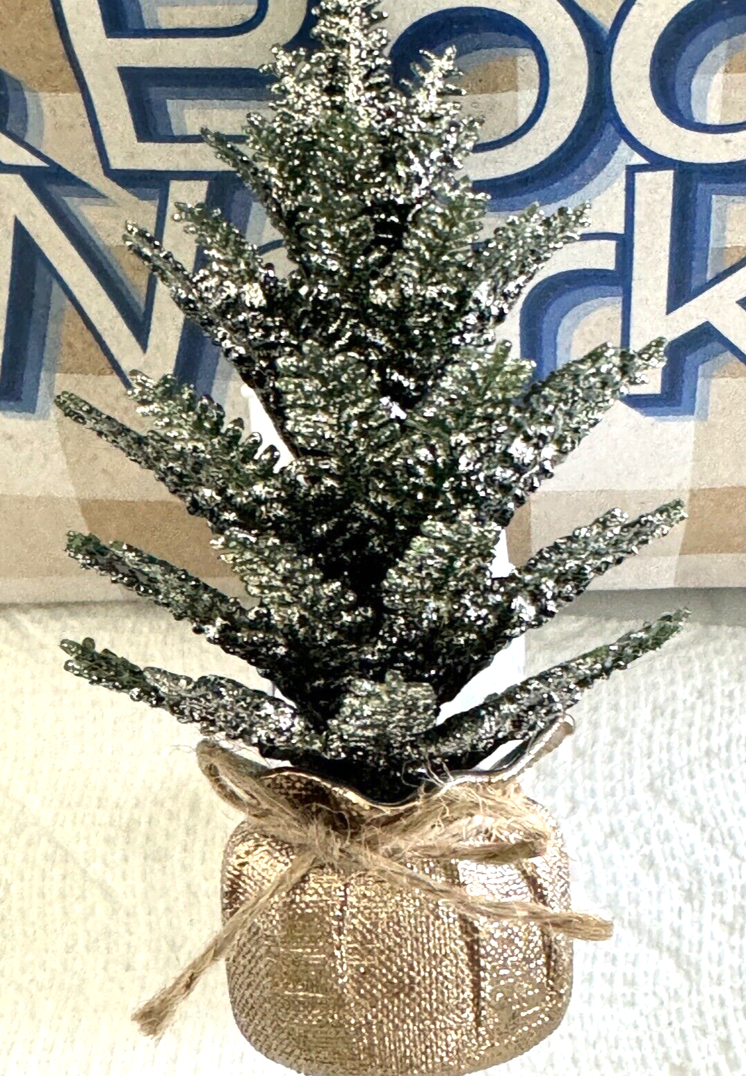 Bath & Body Works Glitter Snow Gold Tree Wallflower Plug In with Jute Accents-image