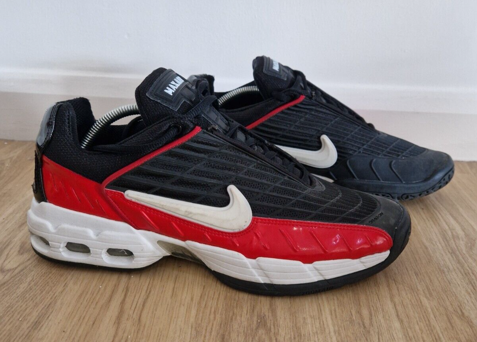 air max plus black gradient red
