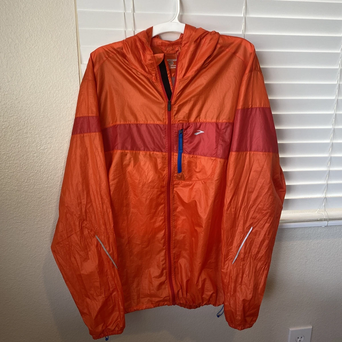Brooks running sales jacket online