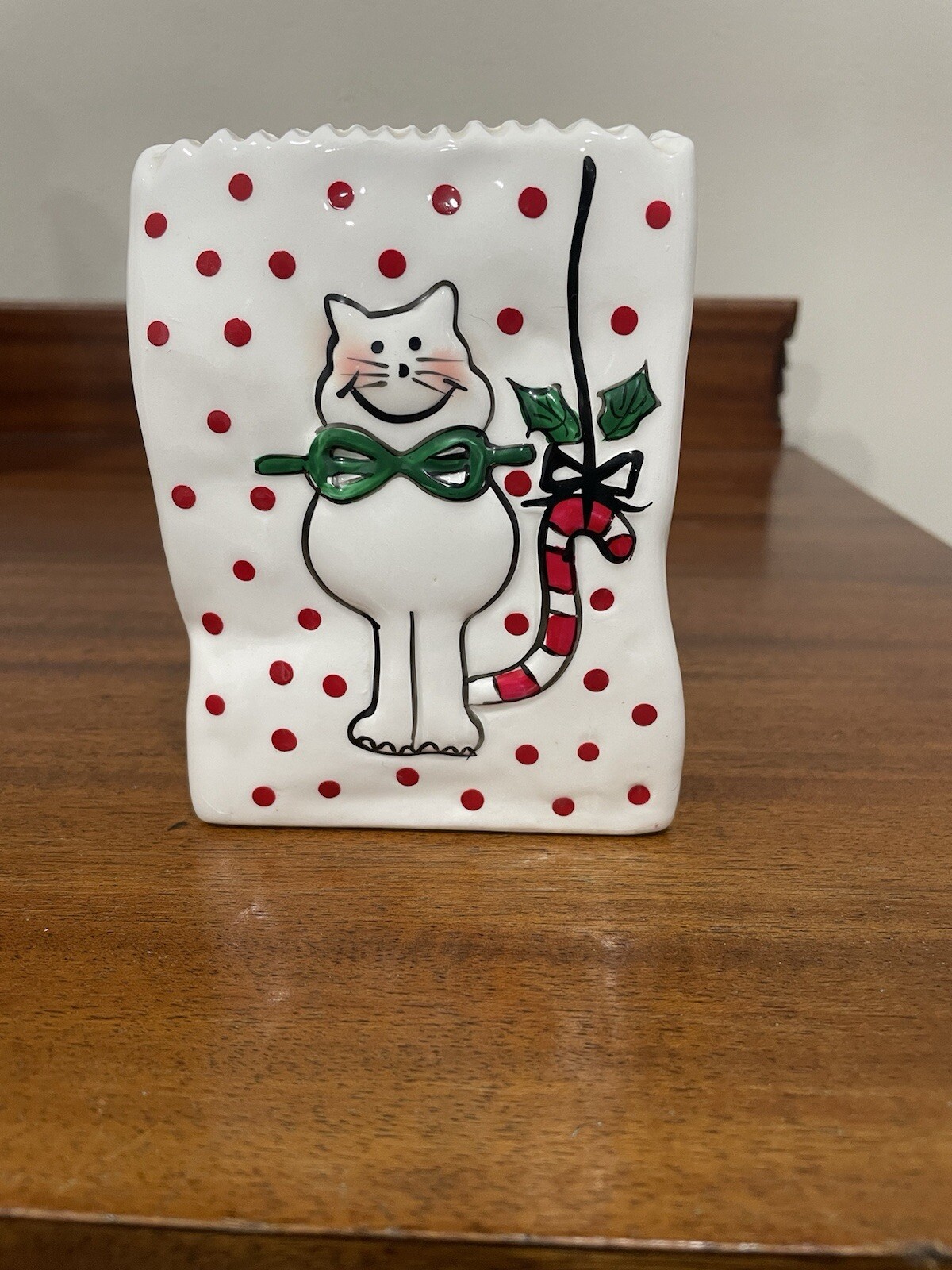 Vintage 1984 Ceramic Christmas Cat Gift Bag White/red