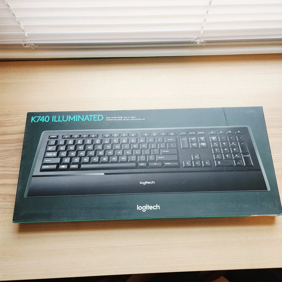 Logitech Illuminated Ultrathin Keyboard K740 With Laser-Etched Backlit Keyboard - Image 2 of 4