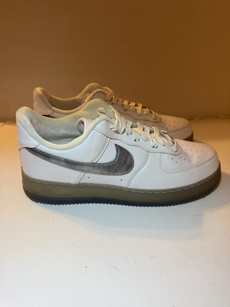Preços baixos em Nike Air Force 1 '07 Low White Metallic Silver | eBay
