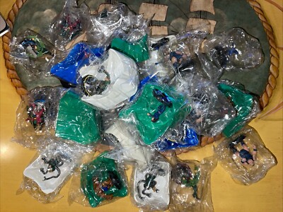Heroclix Lot 25 Mixed Marvel/DC No Cards New In Package (List In Description) aa