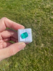 Natural certified Zambia Green Emerald TCW 9.10 Cushion shape Gemstone