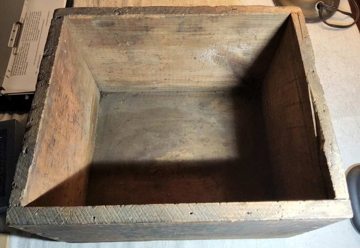 ANTIQUE WOOD BOX NO. 43 NICKEL EYELETS MFD BY JC RHODES & CO. NEW