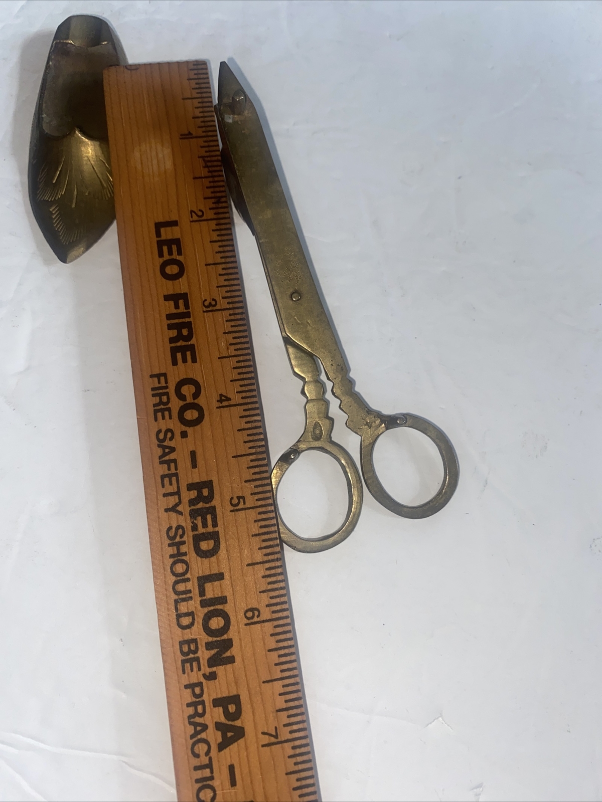 Beautiful Vintage Solid Brass Table Lighter,2 Ashtray And Cigar Scissors INDIA