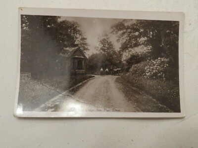Vintage um 1920 KENNEN SIE DIESEN ORT? Lodge vom Hauptantrieb Echtfoto Postkarte